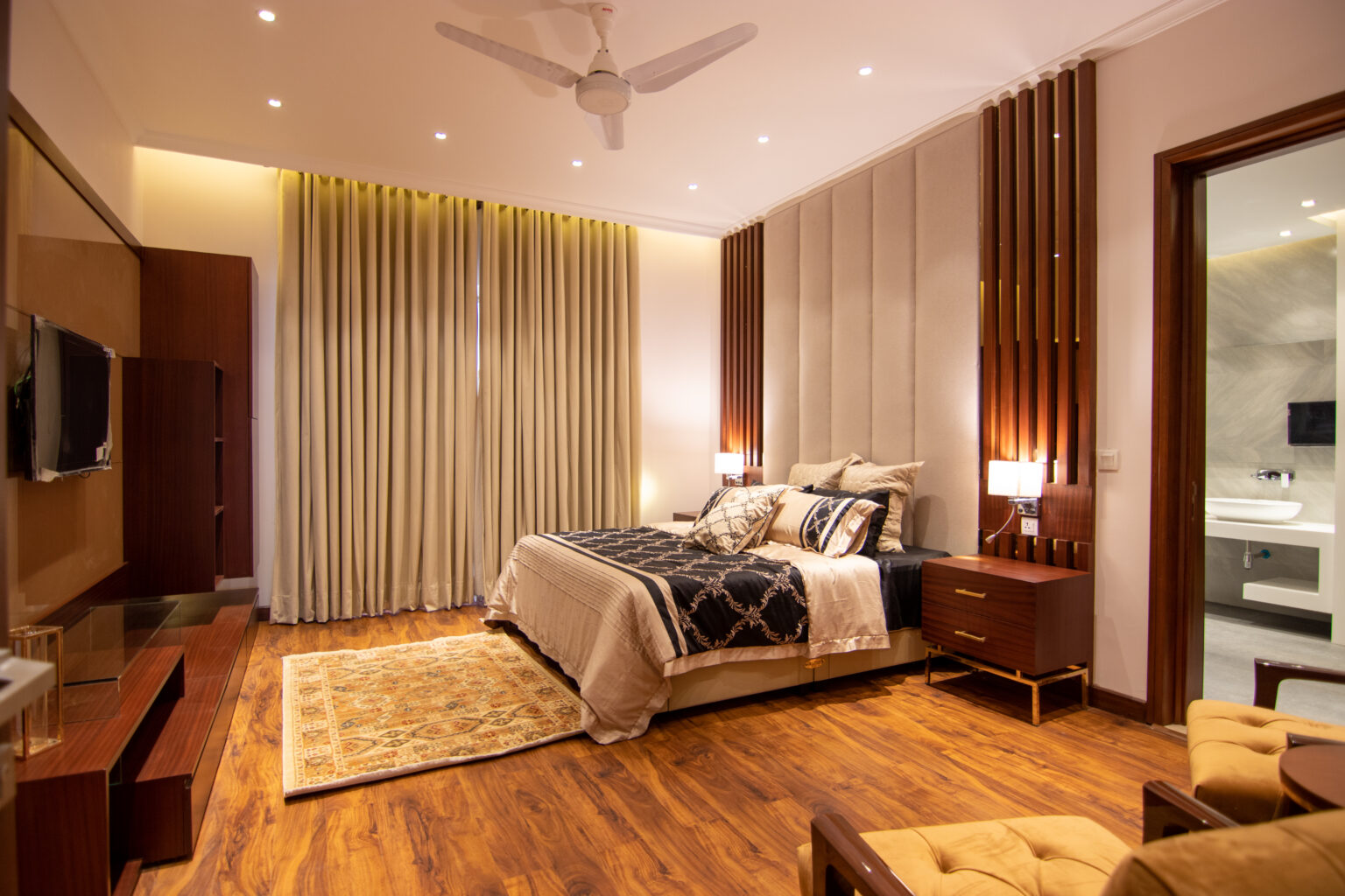 luxury bedroom Premium Photo